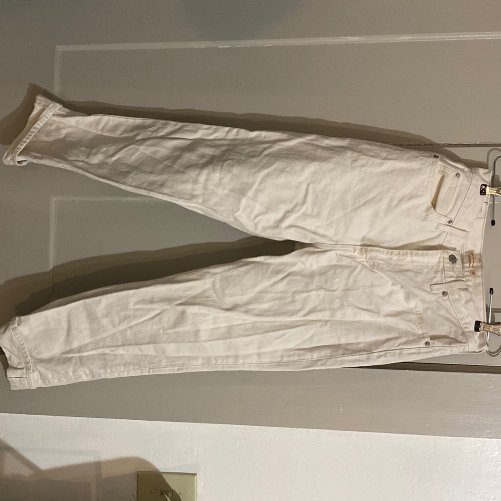 Levis Women Cream Slim Straight Jean Sz 29